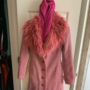 Vintage pink coat with faux fur